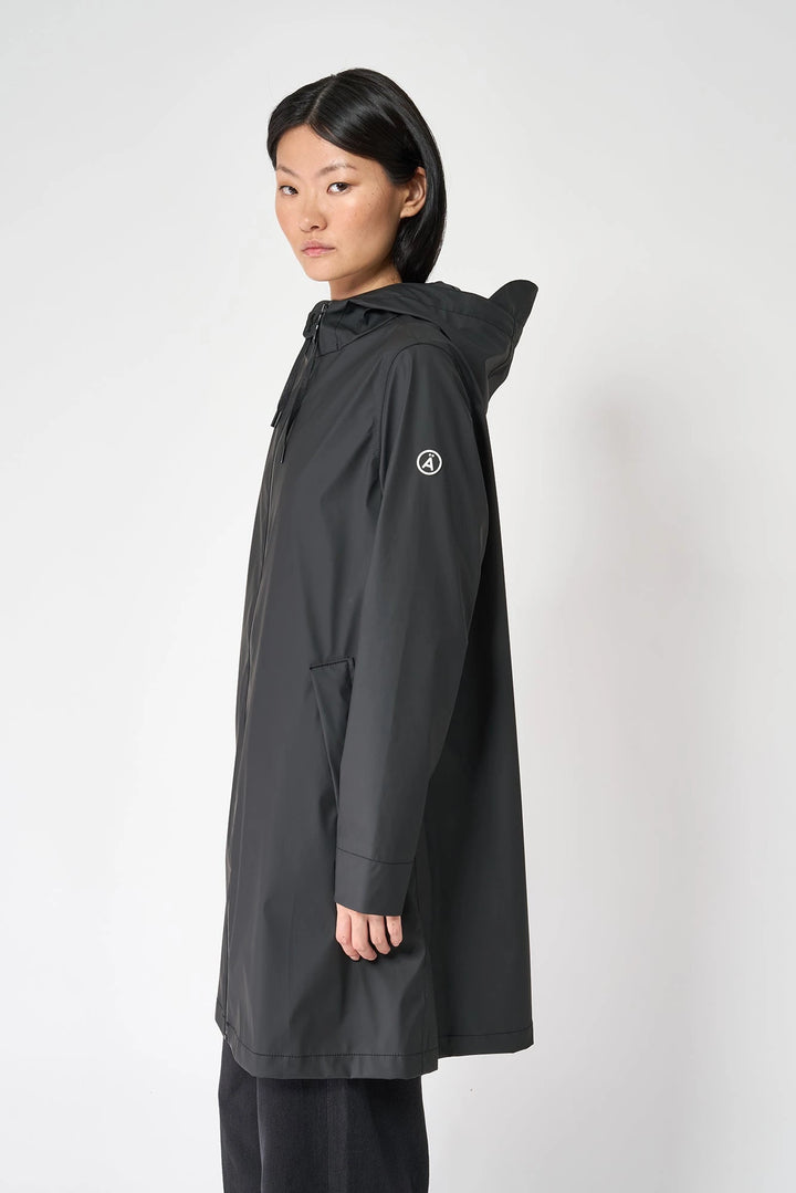 Tantä Black Nuovola Rain Coat